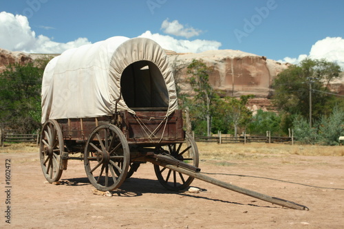 Photo: covered wagon covered wagon