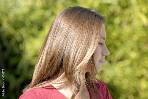 Photo : fille aux cheveux longs fille aux cheveux longs