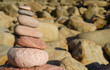 pile de galets de granit rose