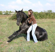 etalon assis et sa cavaliere etalon assis et sa cavaliere