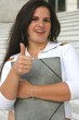 Photo: femme le pouce levé - woman thumb up femme le pouce levé - woman thumb up