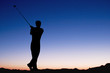 Foto: playing golf at dawn playing golf at dawn