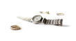 montre pour femme autouré de bijous