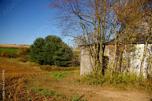 Photo: abandoned dairy farm abandoned dairy farm