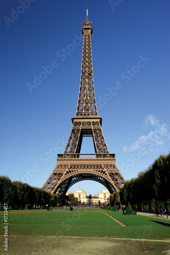 eiffel tower postcard