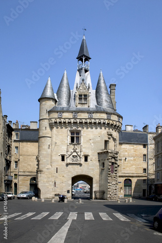 porte cailhau, bordeaux