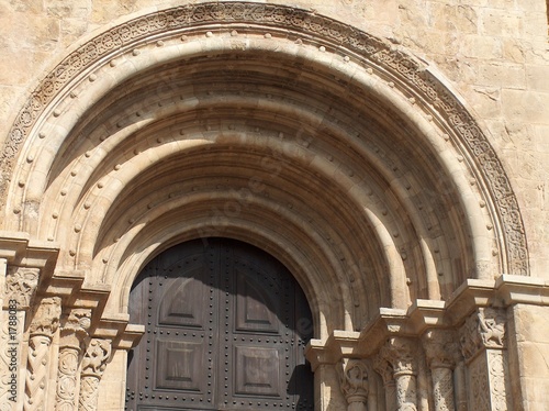 stufenportal, alte kathedrale von coimbra