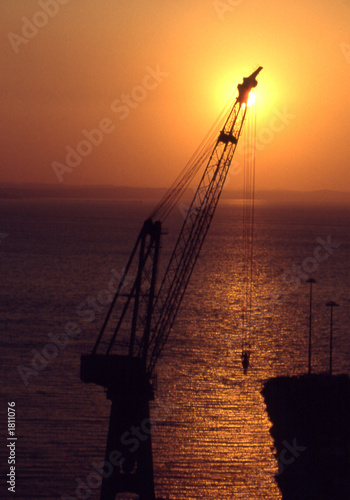 tramonto nel porto di ancona