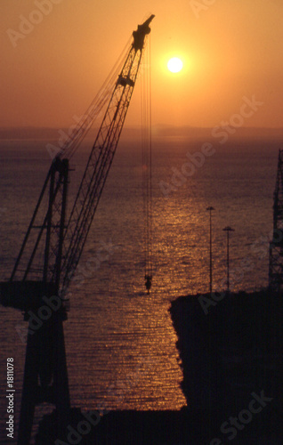 tramonto sul porto di ancona