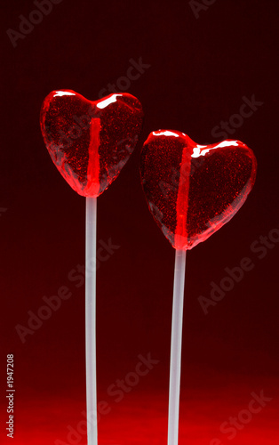 Foto: two heart shaped lollipops for valentine two heart shaped lollipops for valentine