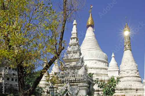 Photo: myanmar, mandalay: stupas near kuthodaw pagoda myanmar, mandalay: stupas near kuthodaw pagoda