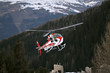 hélicoptère de sauvetage en montagne en vol