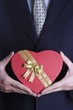 Foto: holding heart holding heart