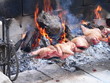 sardegna: porcetto allo spiedo