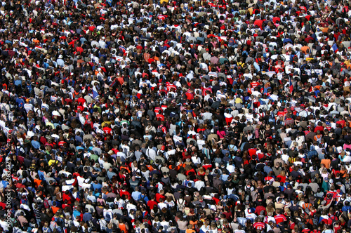 Foto: huge crowd huge crowd