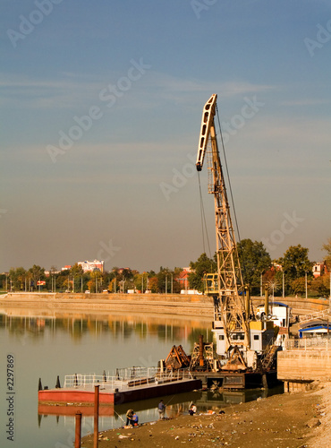 Photo: hoisting crane hoisting crane