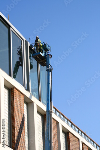 hydraulic platform