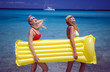Image : ragazze con materassino