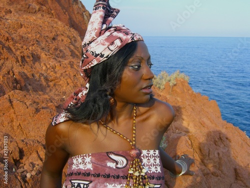 Photo : africaine en tenue pagne africaine en tenue pagne
