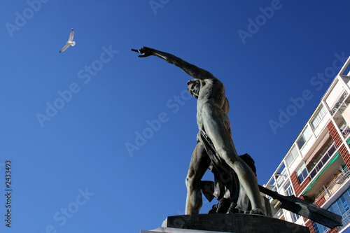 Photo: statue génie de la navigation statue génie de la navigation