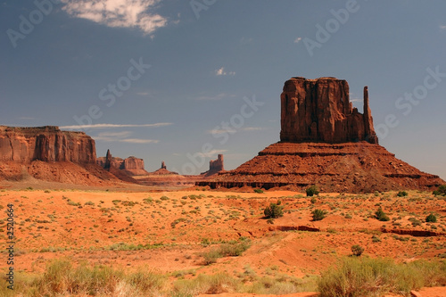 Photo: monument valley monument valley