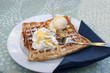 waffel mit eis und eierlikör