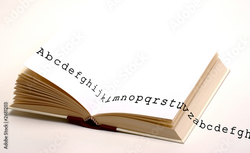 Photo: libro e lettere libro e lettere