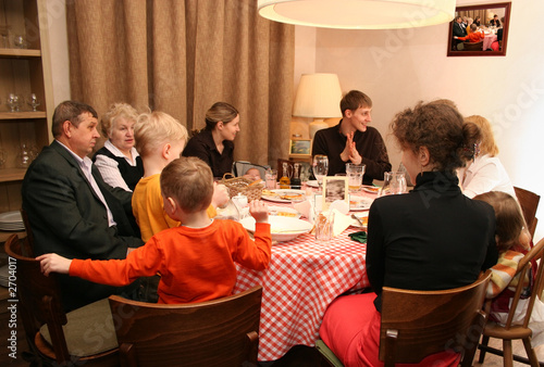 Photo: dinner big family dinner big family