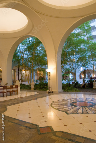 Photo: luxury hotel in tropical setting luxury hotel in tropical setting