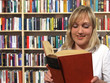 Foto: frau beim lesen frau beim lesen