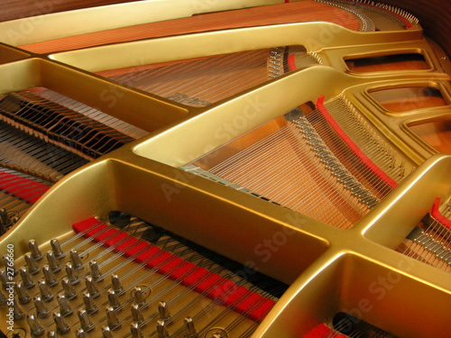 baby grand piano
