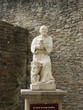statue