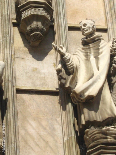 statua