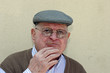 viel homme etonné