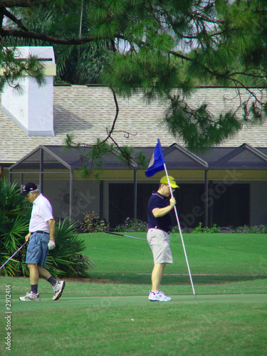 Foto: replacing the flag replacing the flag