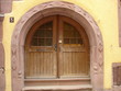 jolie porte d'une maison alsacienne jolie porte d'une maison alsacienne