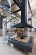 cheminée moderne dans appartement loft bourgeois