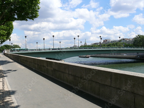 quai de paris et pont de l'alma