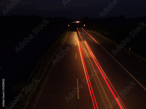 Foto: nachts auf der autobahn nachts auf der autobahn
