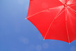roter sonnenschirm