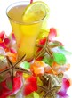 Images : cocktails et collier de fleurs 
