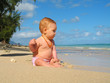 Foto: bébé sur la plage bébé sur la plage