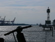 Hamburger Hafen im Gegenlicht
