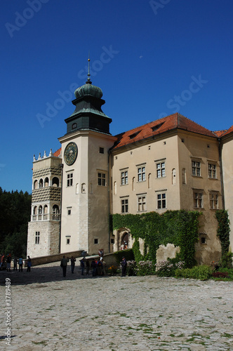 Pieskowa Skala Castle Pieskowa Skala Castle