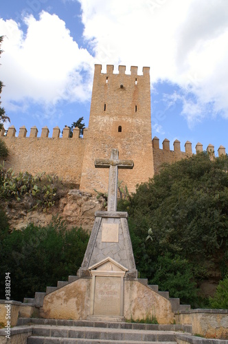 Remparts du monastère d'Arta aux Baléares