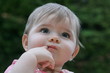bébé en rélexion
