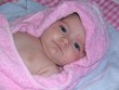 bébé sort du bain