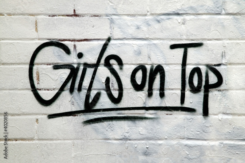 Photo: Girls Graffiti Girls Graffiti