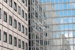Façade immeuble avec reflet mirroir