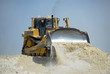 Foto: Track Type Tractor Moving Earth Track Type Tractor Moving Earth